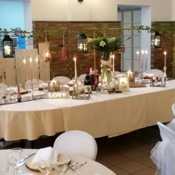 Salle mariage décoré bougies blanc